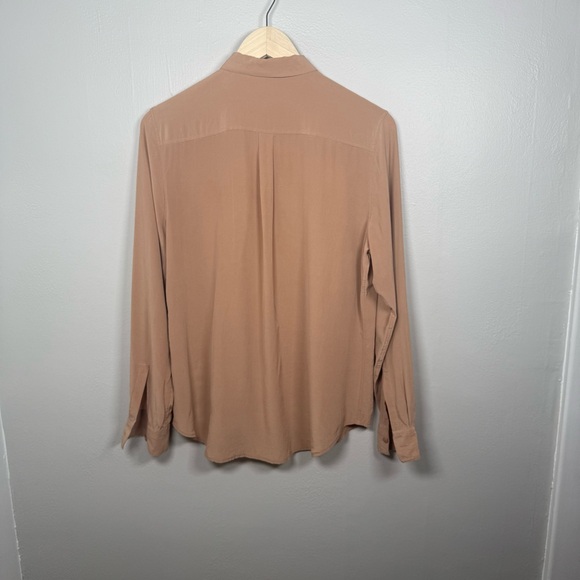 Everlane 100% Silk Button Down Blouse Neutral Tan Brown Size M. EUC - Picture 3 of 4